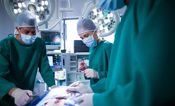 Laparoscopic and Robotic Surgery